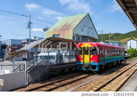 A train stops at Kubokawa Station on the Tosa Kuroshio Railway A train stops at Kubokawa Station on the Tosa Kuroshio Railway 128323459