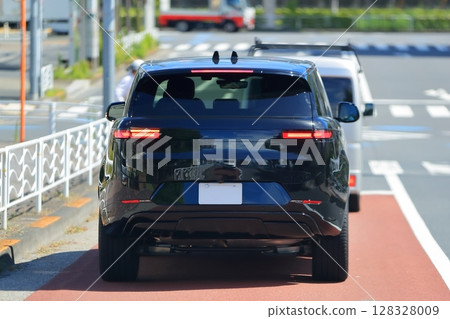 British-made SUV model 128328009