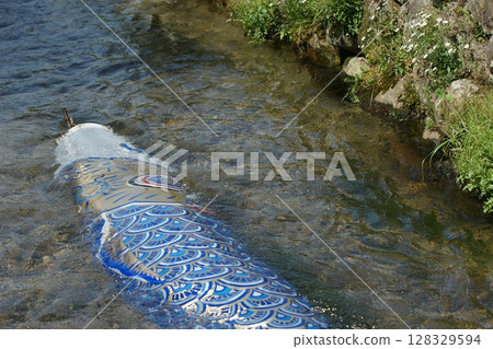 Tottori - Four Seasons Walk - Seto River, where carp streamers fly 128329594