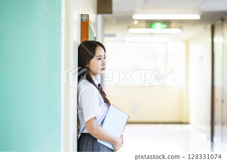 學校女生高調 學校女生高調 128331074