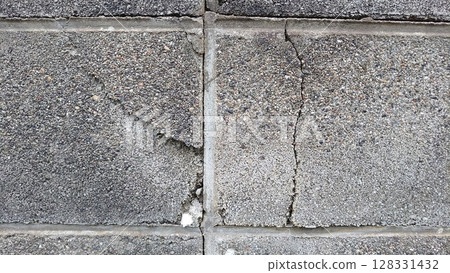 Cracks in block walls 128331432