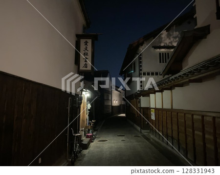 Kurashiki愛知區在晚上 Kurashiki愛知區在晚上 128331943