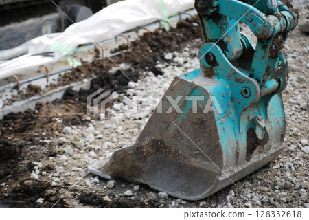 鏟車 128332618