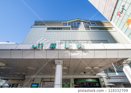 晴天新宿區東京客運站JR新宿站東南口乘客量世界第一 128332709