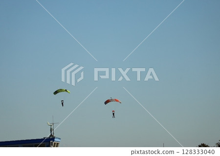 （埼玉縣桶川機場）高空跳傘者 128333040