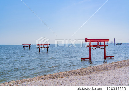 (Saga Prefecture) Ariake Sea, Ooguo Shrine's underwater torii gate 128333513