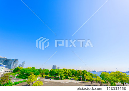 [Kanagawa Prefecture] Sightseeing in Yokohama under blue skies and beautiful sea in May 128333668