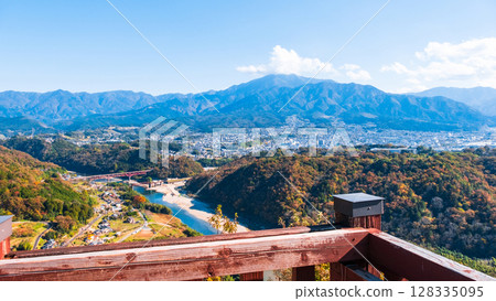苗木城跡（秋季）：從天守閣眺望惠那山 128335095