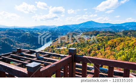 苗木城跡（秋天）：從天守閣眺望笠置山 128335103