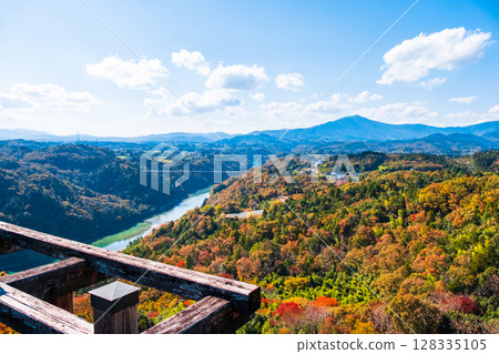 苗木城跡（秋天）：從天守閣眺望笠置山 128335105