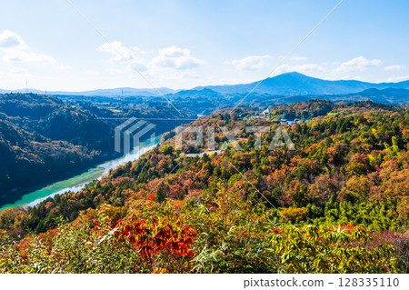 苗木城跡（秋天）：從天守閣眺望笠置山 128335110