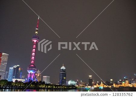 Shanghai night view from a boat Shanghai night view from a boat 128335762