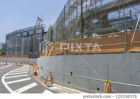 Steel building under construction 128336378