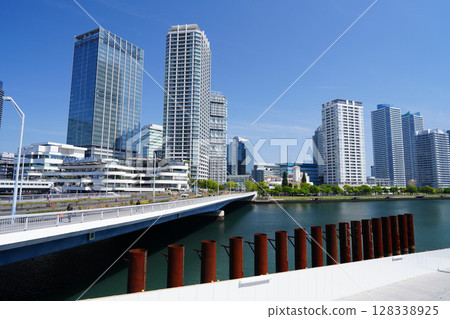Yokohama - Scenery around the east exit of Yokohama Station 128338925