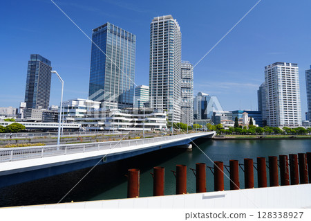 Yokohama - Scenery around the east exit of Yokohama Station 128338927