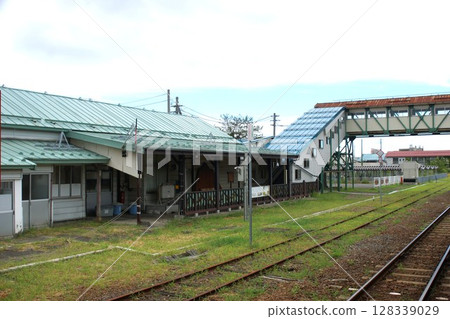 View from the Gono Line window at Itayanagi Station View from the Gono Line window at Itayanagi Station 128339029