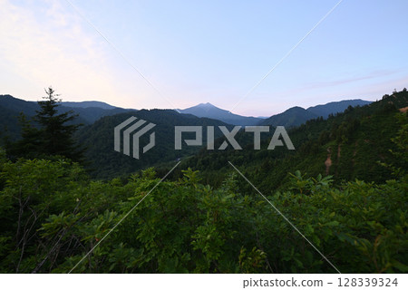 Hiragatake, mountain climbing, Niigata Prefecture 128339324