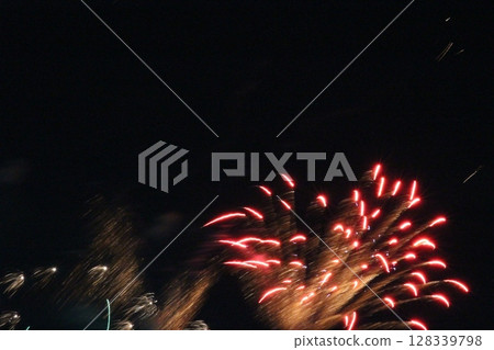 Itami Fireworks Festival, Hyogo Prefecture, August Itami Fireworks Festival, Hyogo Prefecture, August 128339798