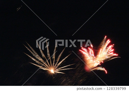 Itami Fireworks Festival, Hyogo Prefecture, August Itami Fireworks Festival, Hyogo Prefecture, August 128339799