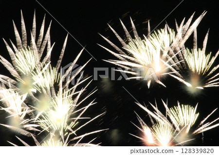 Itami Fireworks Festival, Hyogo Prefecture, August 128339820