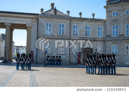 Changing of the Guard at Amalienborg Palace, Copenhagen (Denmark) Changing of the Guard at Amalienborg Palace, Copenhagen (Denmark) 128339953