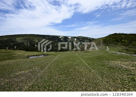 Hiragatake, mountain climbing, Niigata Prefecture 128340164