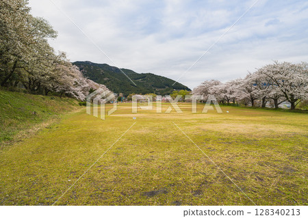 島田市川根町家山的風景(靜岡縣) 島田市川根町家山的風景(靜岡縣) 128340213