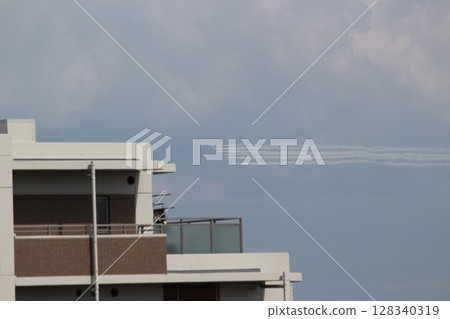 Blue Impulse Osaka Expo 128340319