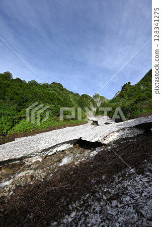 Mount Amakasari, mountain climbing, Niigata Prefecture 128341275