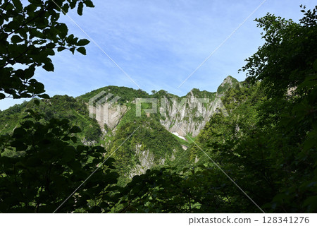 Mount Amakasari, mountain climbing, Niigata Prefecture Mount Amakasari, mountain climbing, Niigata Prefecture 128341276