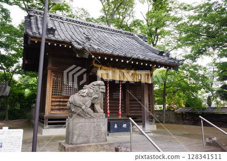 Scenery of Shinmei Tenso Shrine in Shinmei 3-chome, Adachi Ward, Tokyo Scenery of Shinmei Tenso Shrine in Shinmei 3-chome, Adachi Ward, Tokyo 128341511