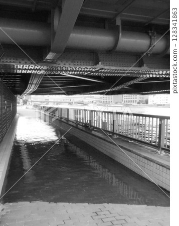 已完工的長廊 128341863