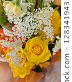 黃色的花束 128341943