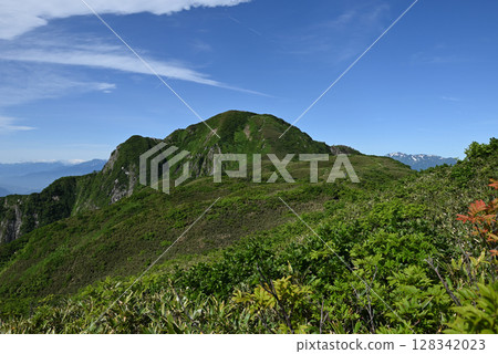Mount Amakasari, mountain climbing, Niigata Prefecture 128342023