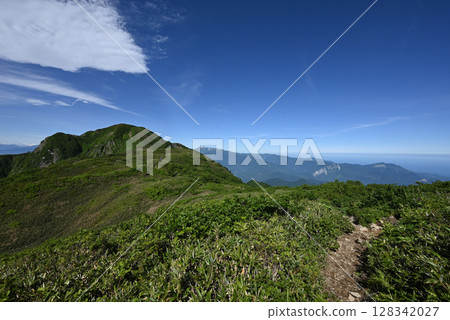 Mount Amakasari, mountain climbing, Niigata Prefecture Mount Amakasari, mountain climbing, Niigata Prefecture 128342027