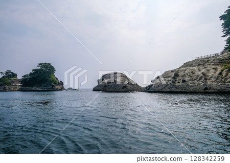 Dogashima Island in Nishiizu, Shizuoka Prefecture 128342259