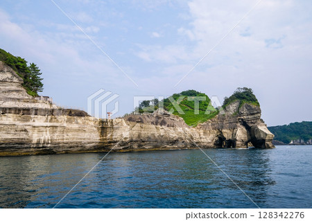 Dogashima Island in Nishiizu, Shizuoka Prefecture 128342276