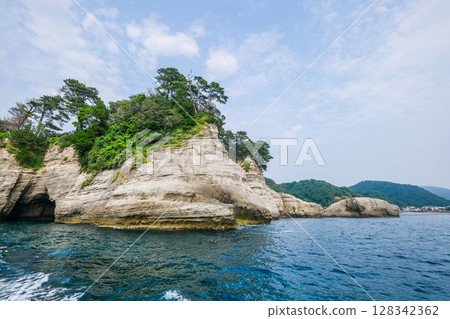 Dogashima Island in Nishiizu, Shizuoka Prefecture 128342362