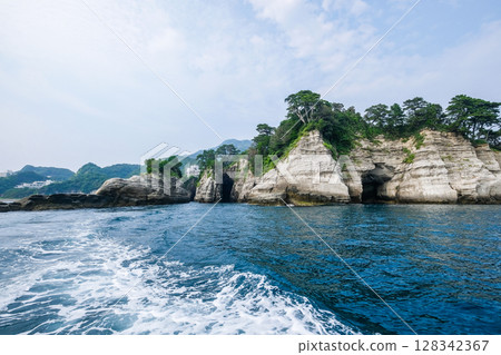 Dogashima Island in Nishiizu, Shizuoka Prefecture Dogashima Island in Nishiizu, Shizuoka Prefecture 128342367