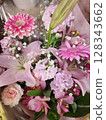 粉紅色的花束 128343662