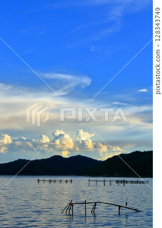 牡蠣養殖的理想場所-三口灣(吳市安浦町) 牡蠣養殖的理想場所-三口灣(吳市安浦町) 128343749