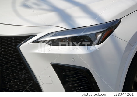 汽車大燈圖像 128344201