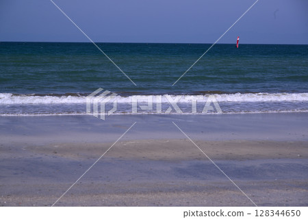 夏季的湘南/鎌倉材木座海岸 夏季的湘南/鎌倉材木座海岸 128344650