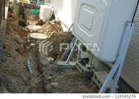 化糞池改建為污水管系統的施工 化糞池改建為污水管系統的施工 128345274
