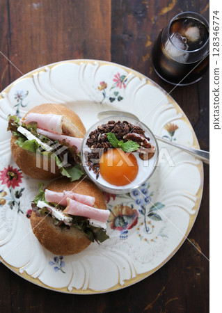 Ham sandwich with apricot yogurt Ham sandwich with apricot yogurt 128346774