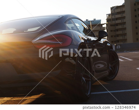 閃亮的黑色跑車 閃亮的黑色跑車 128346974