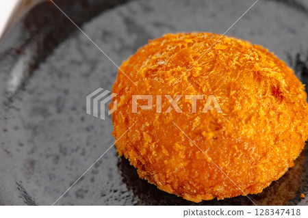 Curry bread   128347418