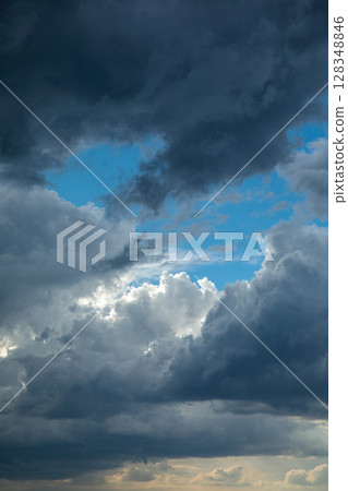 雨雲逼近 128348846