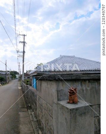 沖繩縣宮古島市平良松原的傳統街道景觀 128349797