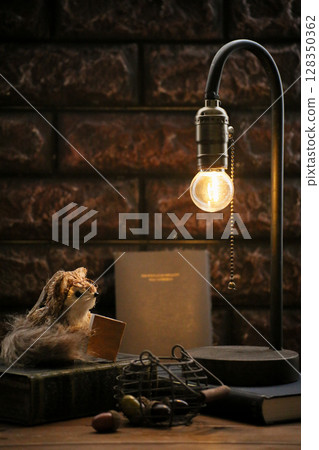 Antique space. 128350362